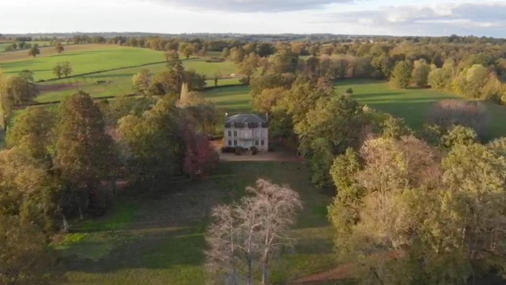 Chateau Du Grand Lucay Bourbon-lʼArchambault Екстериор снимка